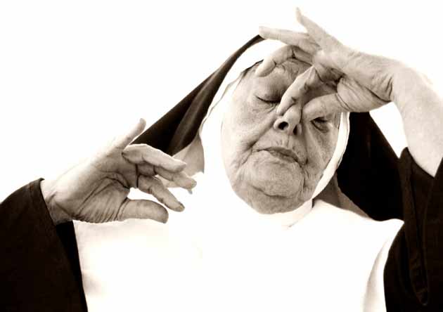 iStock_000000418088Medium nun bad smell 630 72 dpiS